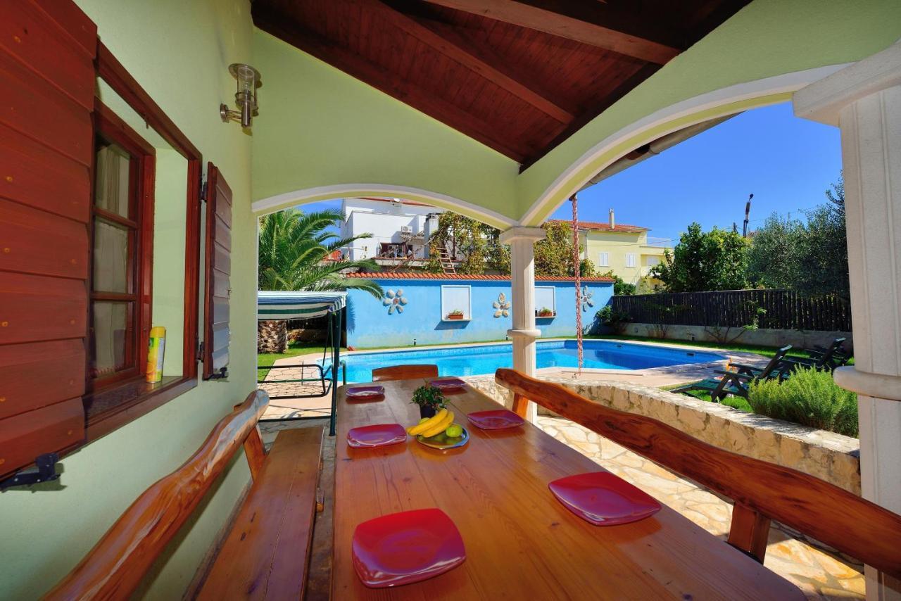 Family Friendly With A Swimming Pool - 16336 Lägenhet
