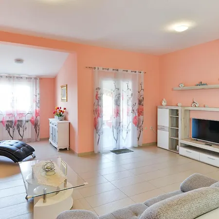 Family Friendly Apartments With A Swimming Pool Zadar - 16336 Room photo