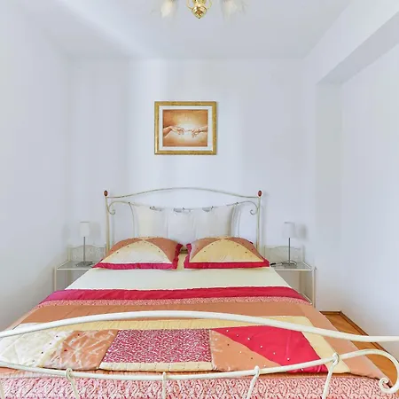 Family Friendly Apartments With A Swimming Pool Zadar - 16336 Room photo