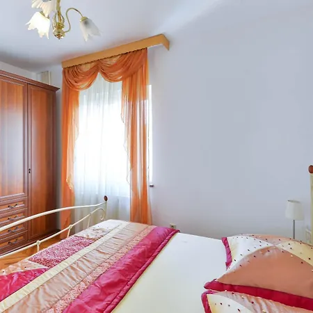 Family Friendly Apartments With A Swimming Pool Zadar - 16336 Room photo