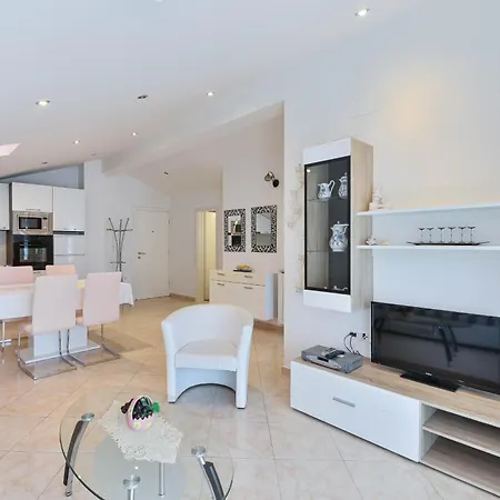 Family Friendly Apartments With A Swimming Pool Zadar - 16336 Room photo