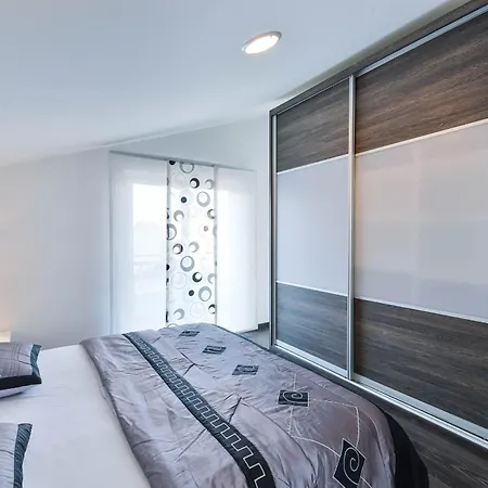 Family Friendly Apartments With A Swimming Pool Zadar - 16336 Room photo