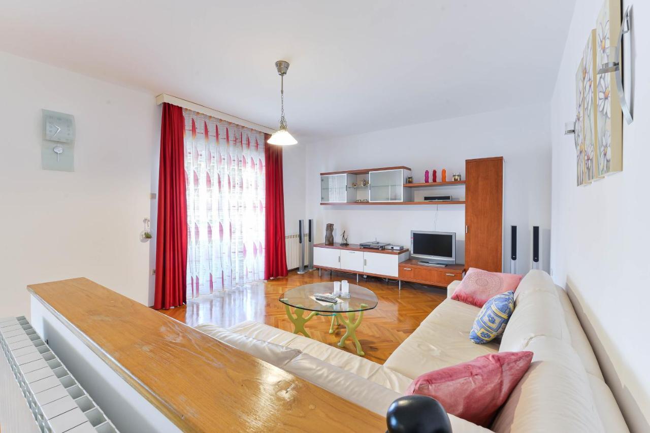 Apartman Family Friendly With A Swimming Pool - 16336