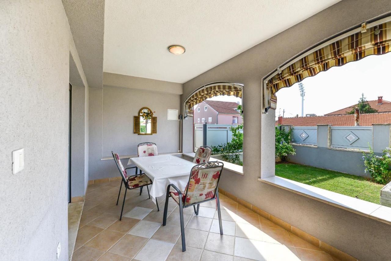Apartment Family Friendly With A Swimming Pool - 16336 Zadar