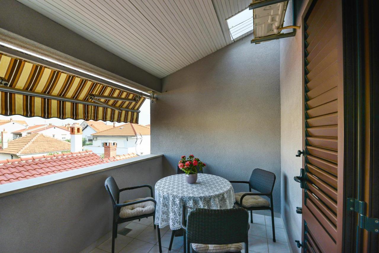 Apartman Family Friendly With A Swimming Pool - 16336 Zadar