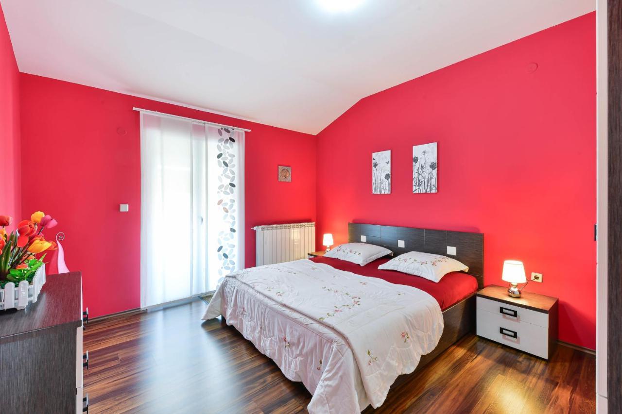 Family Friendly With A Swimming Pool - 16336 Apartman