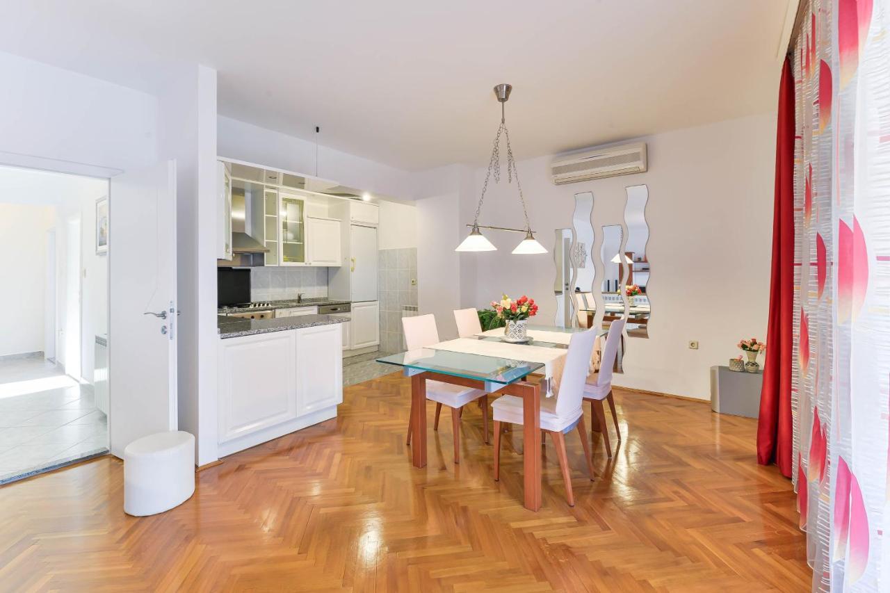 Family Friendly With A Swimming Pool - 16336 Apartman Zadar