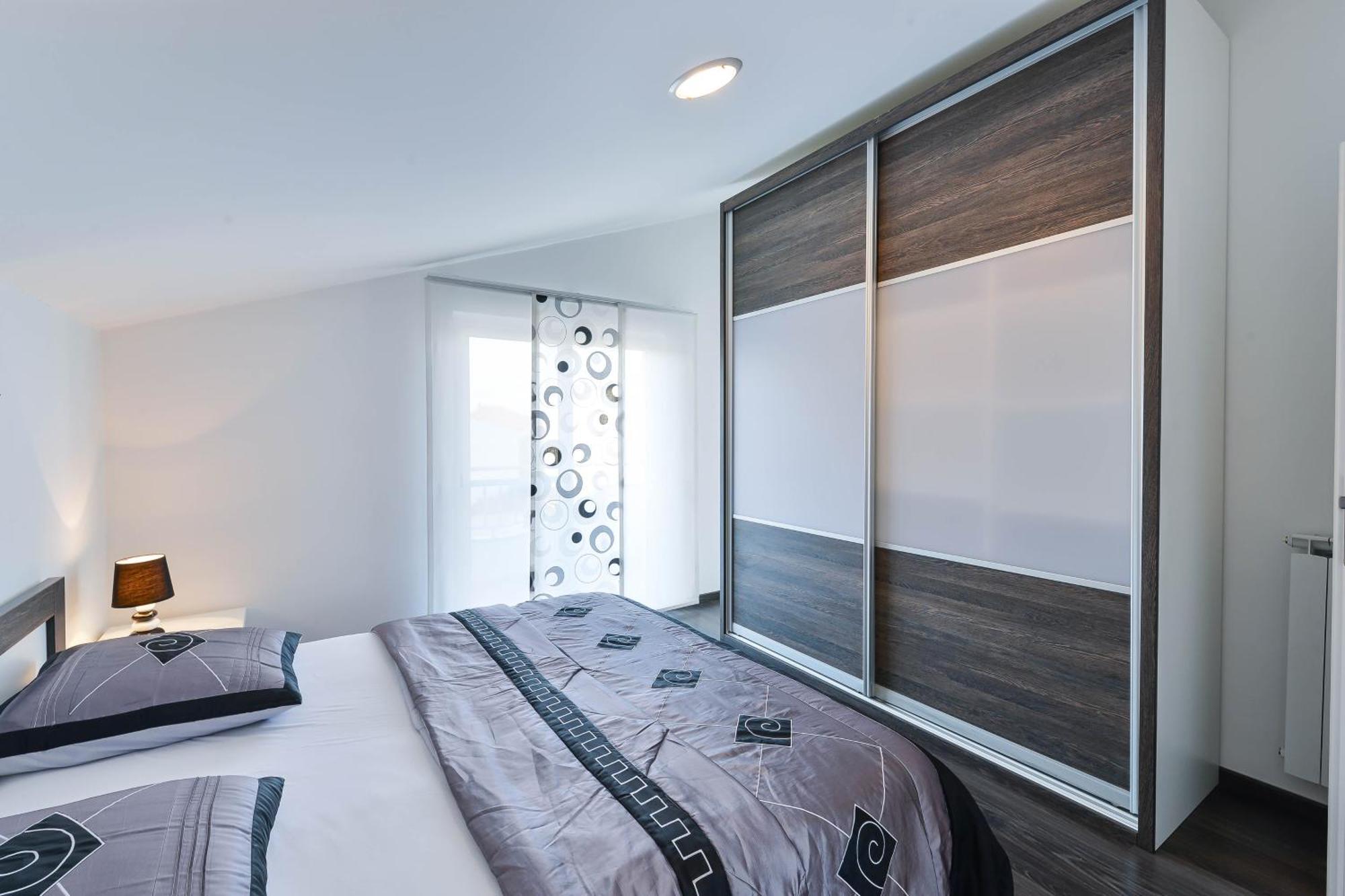 Family Friendly With A Swimming Pool - 16336 Apartman